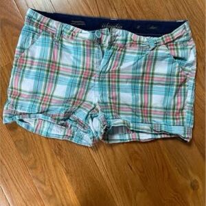 Islandia Shorts Size 11 Plaid